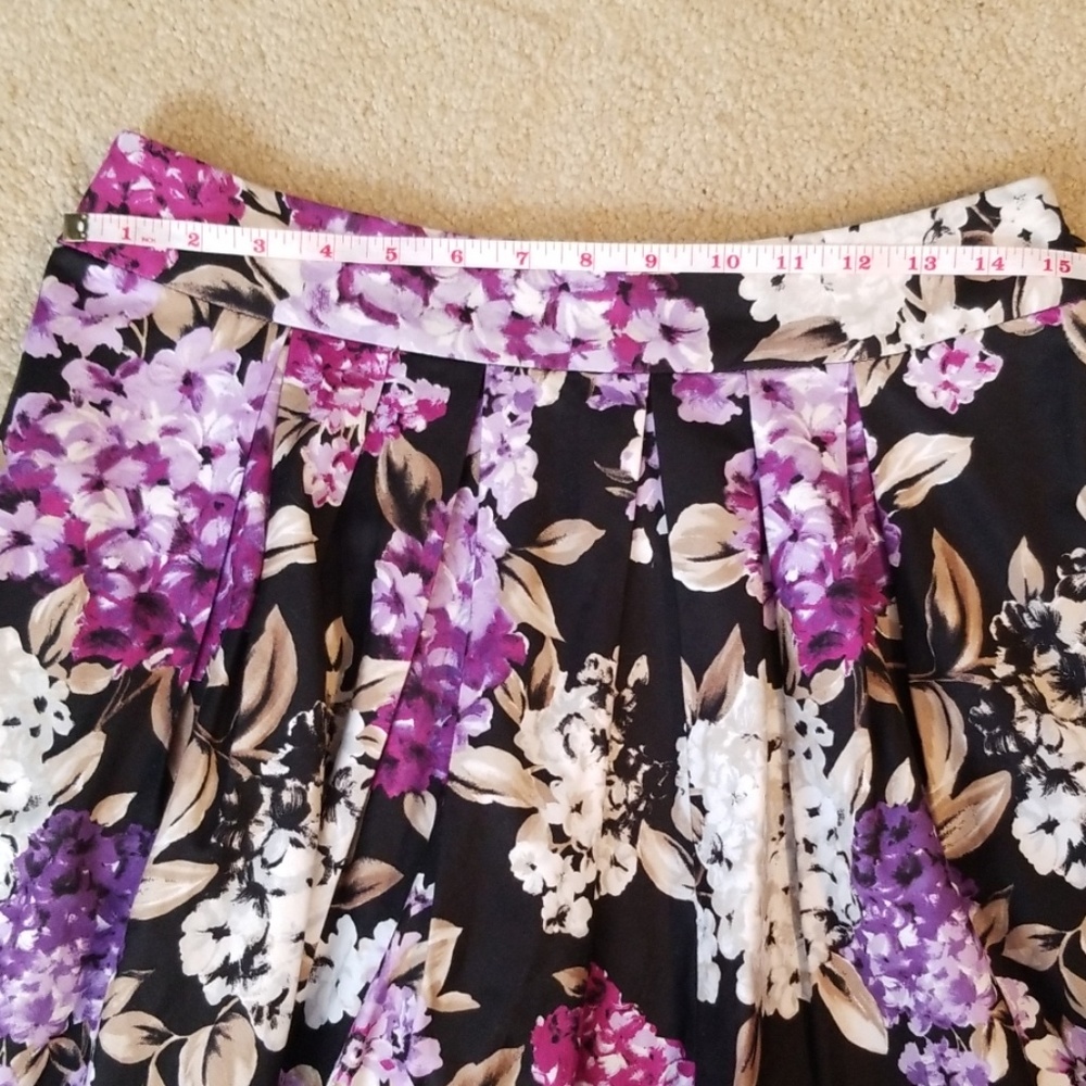 ☆ WHBM ☆ Pleated Floral Skirt - Picture 7 of 8